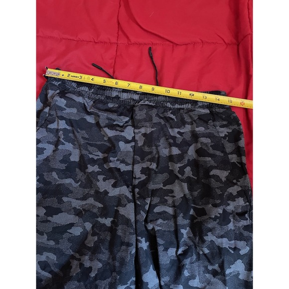 Lululemon Pace Breaker LL Shorts. Mens M Black Camo, 9in Inseam - Picture 2 of 5